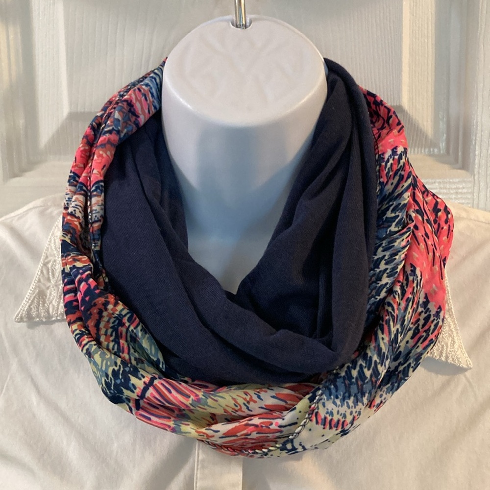 Infinity scarf - Pretty & Versatile. Excellent Condition